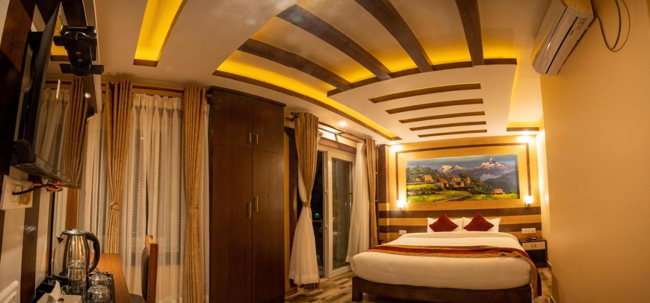 Hotel Satkar Pvt Ltd Pokhara Esterno foto