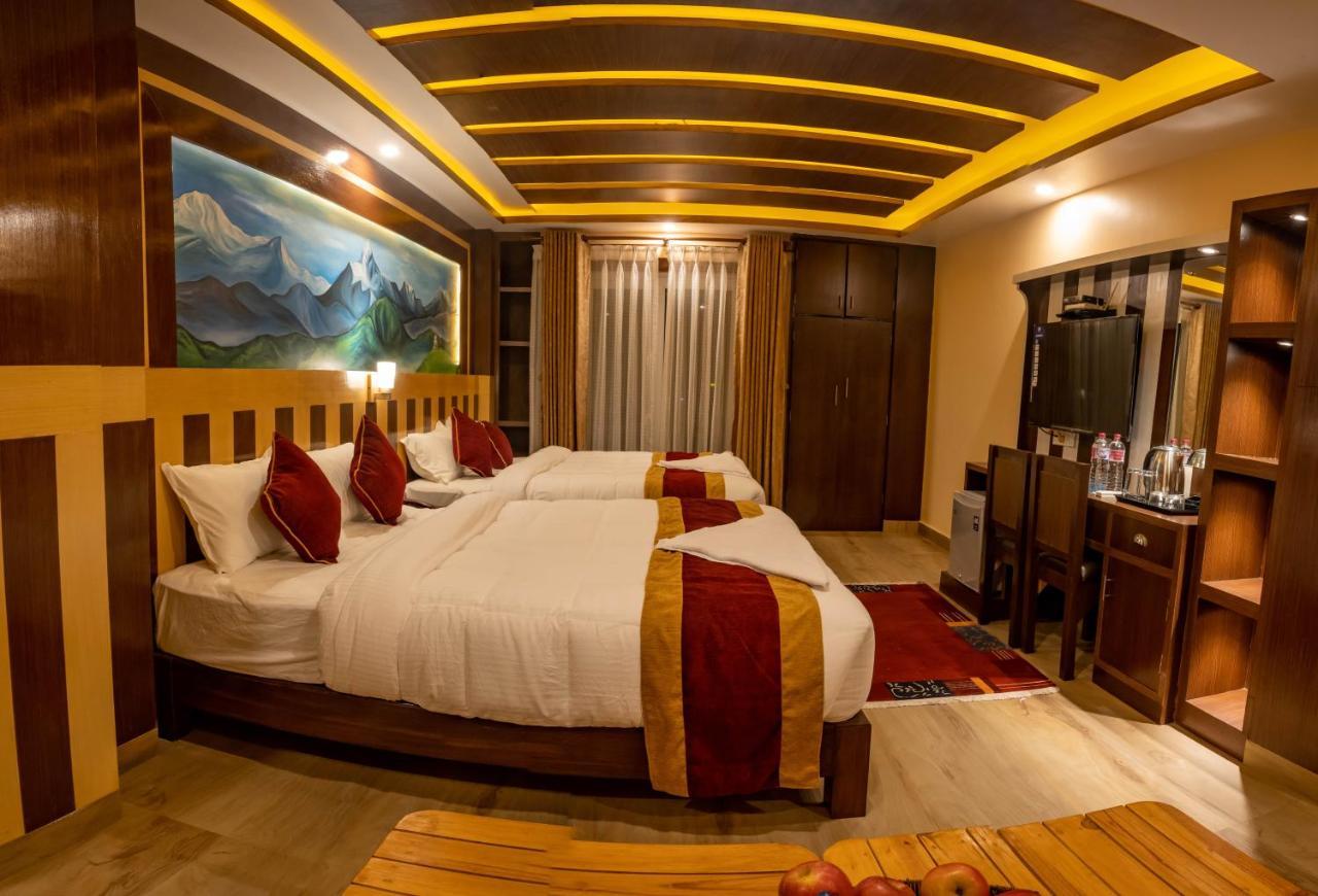 Hotel Satkar Pvt Ltd Pokhara Esterno foto