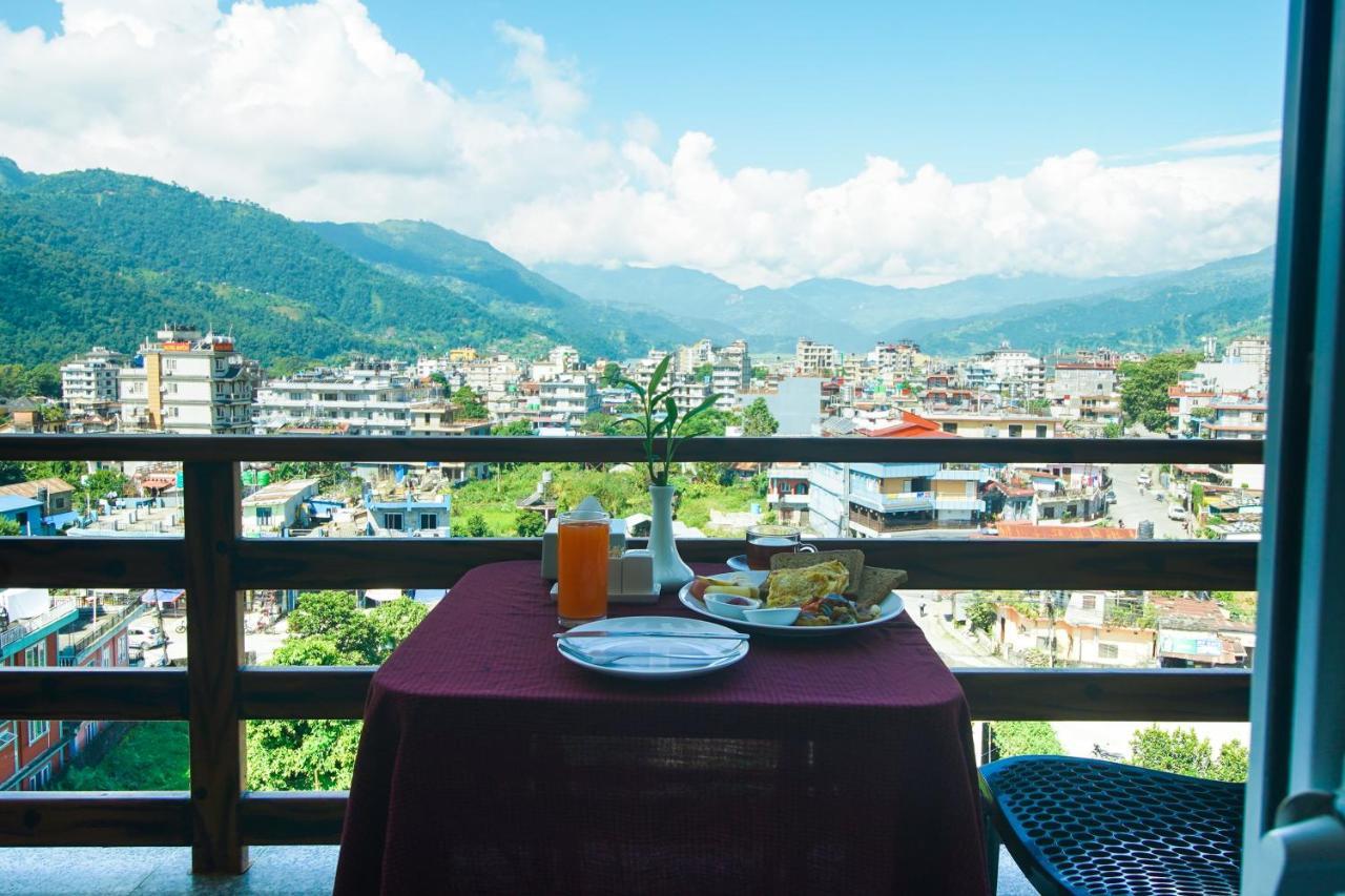 Hotel Satkar Pvt Ltd Pokhara Esterno foto