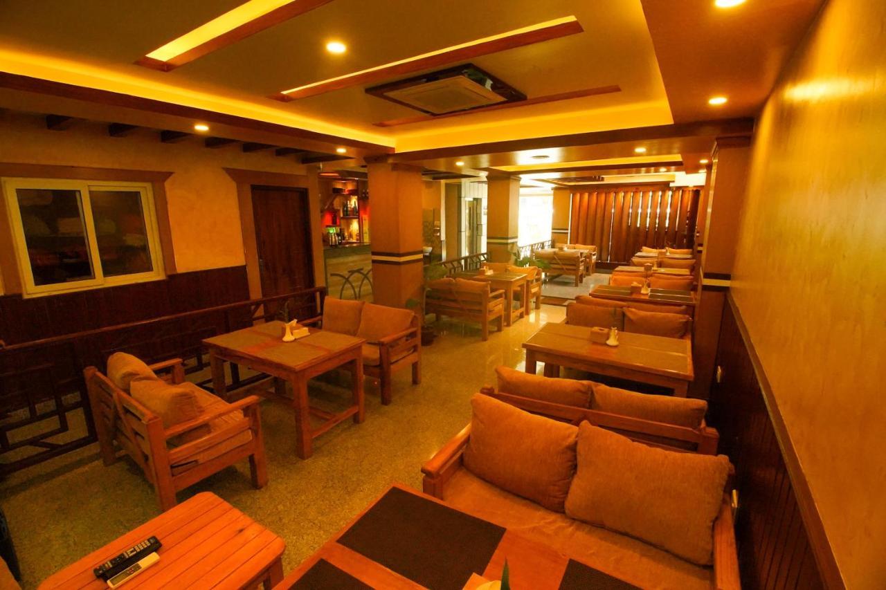 Hotel Satkar Pvt Ltd Pokhara Esterno foto