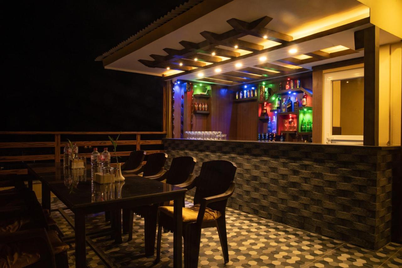 Hotel Satkar Pvt Ltd Pokhara Esterno foto